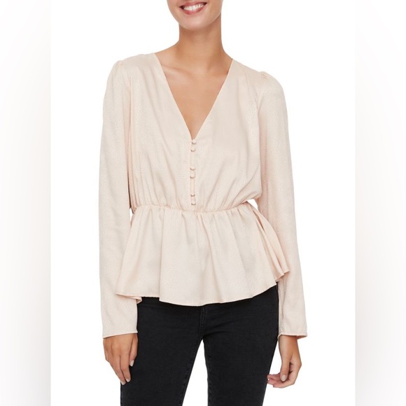 VERO MODA AWARE Kiara V-Neck Cinched Blouse in Rose Dust Medium - Picture 1 of 14